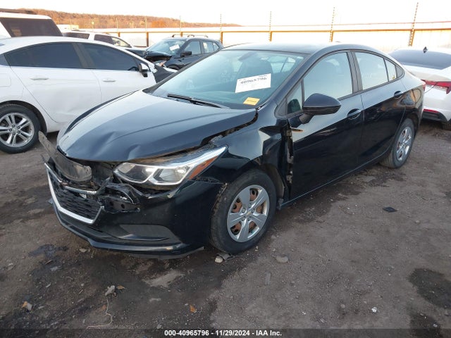 Chevrolet Cruze Ls Auto 2017 1G1BC5SM0H7135522 Image 2