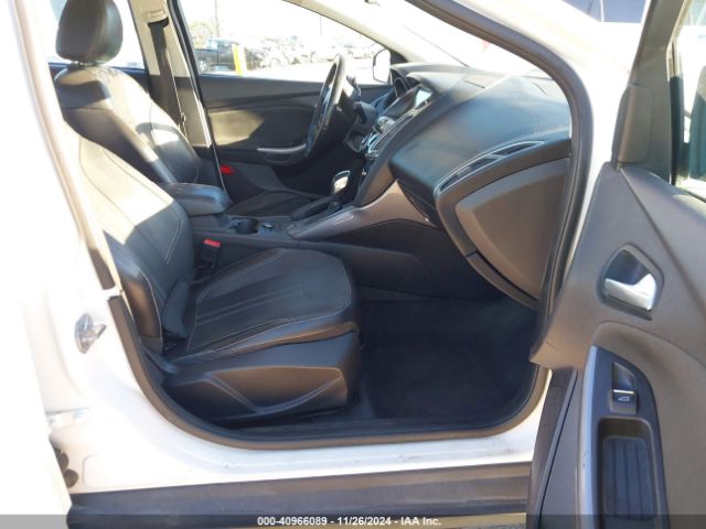1FADP3J25EL300238 Ford Focus Titanium