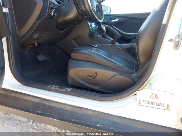 1FADP3J25EL300238 Ford Focus Titanium
