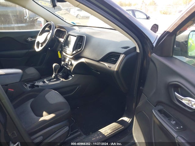 1C4PJMABXFW777035 Jeep Cherokee Sport