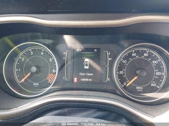 1C4PJMABXFW777035 Jeep Cherokee Sport