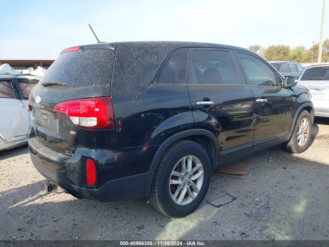 KIA SORENTO LX 2014 5XYKT3A62EG539189 Image 4