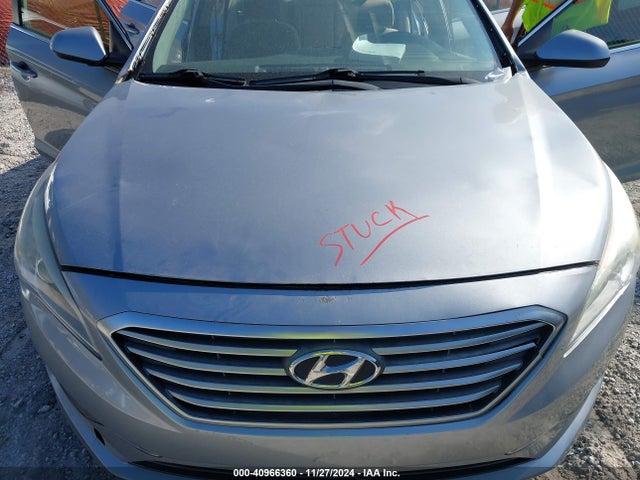 Hyundai SONATA SE 2015 5NPE24AF5FH163071 Image 10