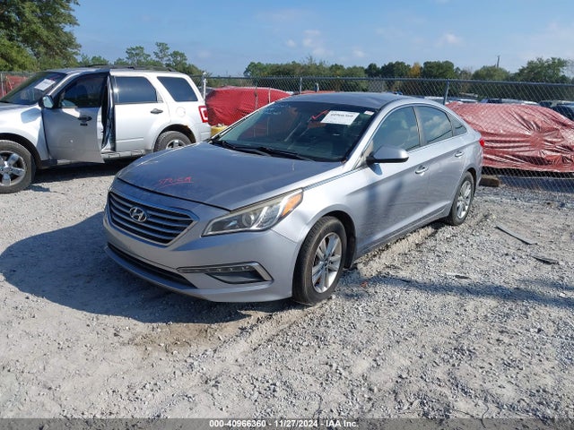 Hyundai SONATA SE 2015 5NPE24AF5FH163071 Image 2