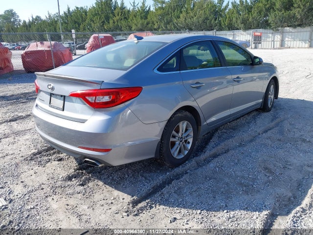 Hyundai SONATA SE 2015 5NPE24AF5FH163071 Image 4