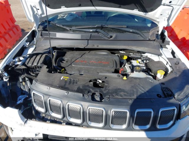 3C4NJDBB9NT123170 Jeep Compass Latitude 4x4