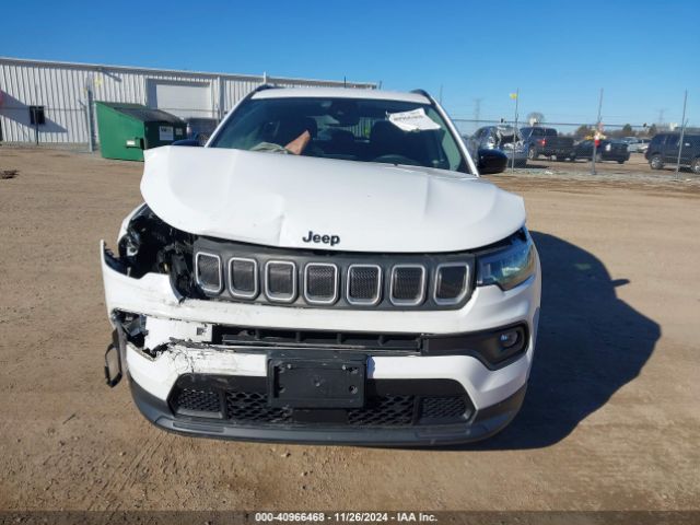 3C4NJDBB9NT123170 Jeep Compass Latitude 4x4