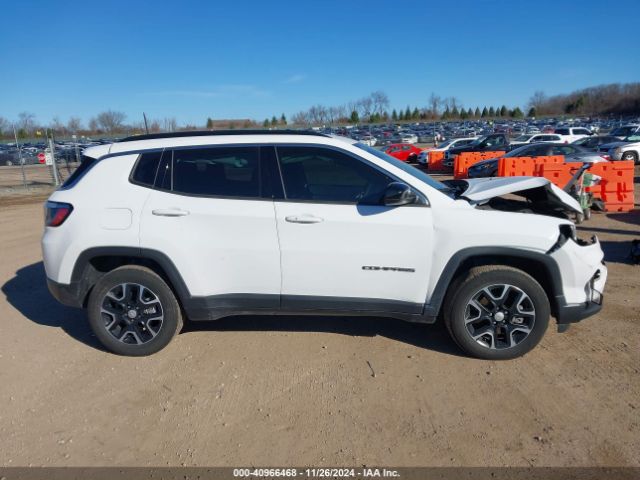 3C4NJDBB9NT123170 Jeep Compass Latitude 4x4