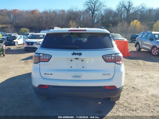 3C4NJDBB9NT123170 Jeep Compass Latitude 4x4