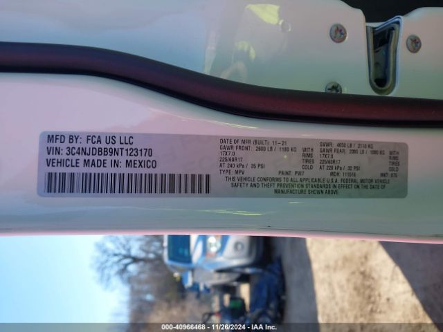 3C4NJDBB9NT123170 Jeep Compass Latitude 4x4