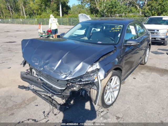 1VWBA7A39JC001152 Volkswagen Passat 2.0t Se