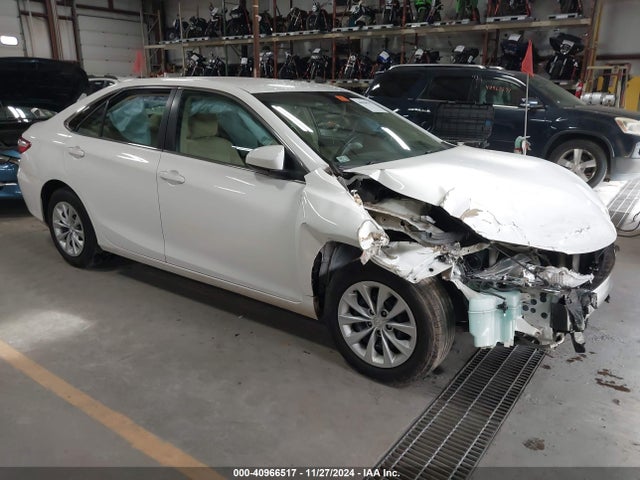 Toyota CAMRY LE 2015 4T4BF1FK1FR469445 Image 1