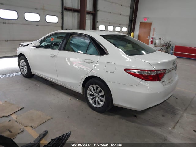 Toyota CAMRY LE 2015 4T4BF1FK1FR469445 Image 3
