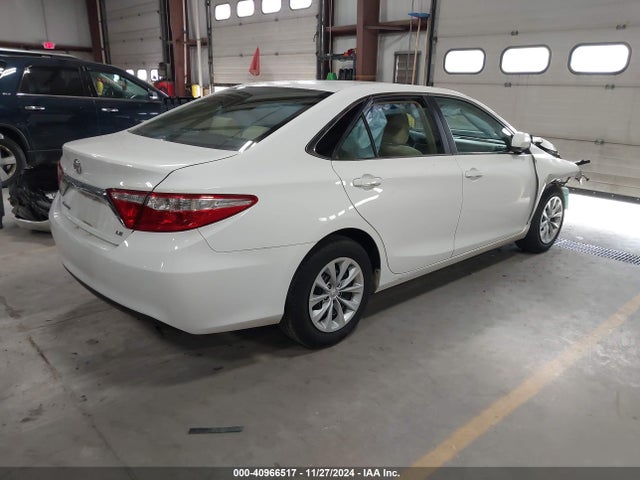 Toyota CAMRY LE 2015 4T4BF1FK1FR469445 Image 4