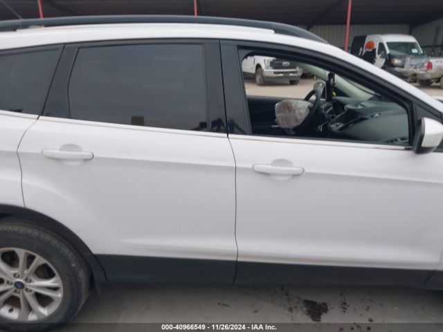 1FMCU0G97HUF05832 Ford ESCAPE SE