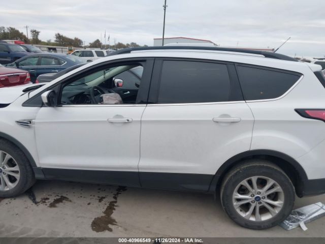 1FMCU0G97HUF05832 Ford ESCAPE SE