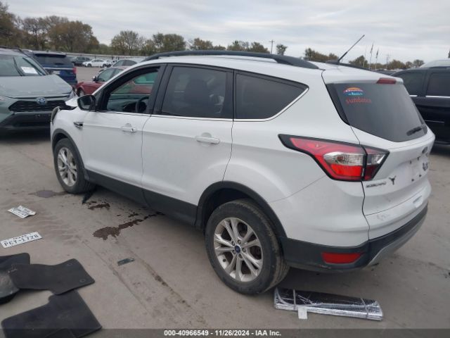 1FMCU0G97HUF05832 Ford ESCAPE SE