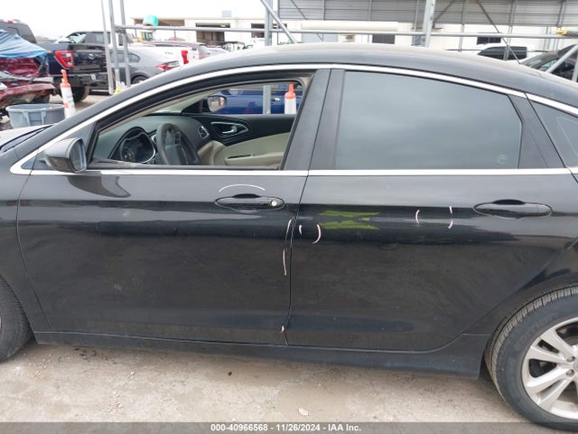 Chrysler 200 Limited 2015 1C3CCCABXFN713185 Image 14