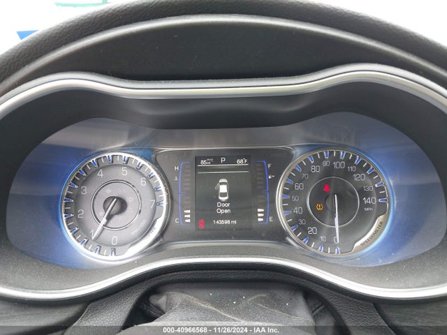 Chrysler 200 Limited 2015 1C3CCCABXFN713185 Image 7