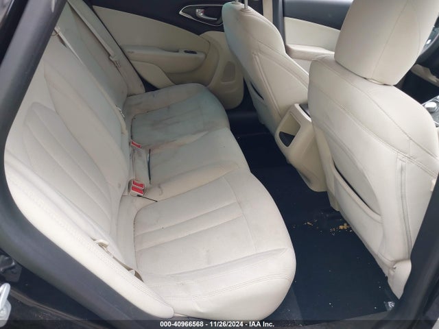 Chrysler 200 Limited 2015 1C3CCCABXFN713185 Image 8