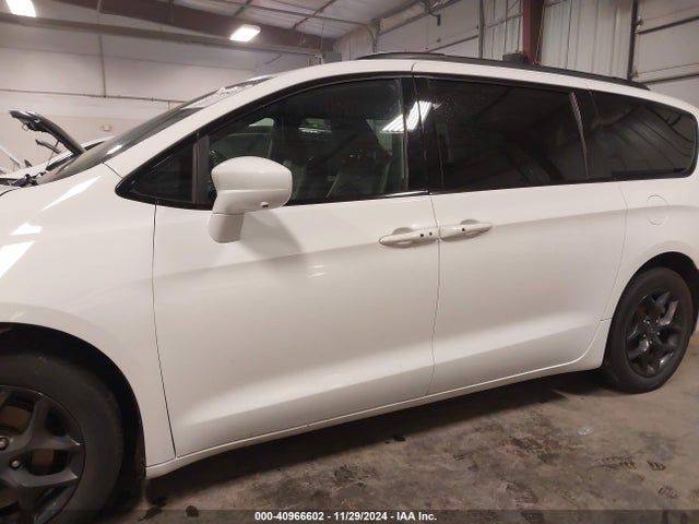 Chrysler Pacifica Touring L Plus 2020 2C4RC1EG0LR239620 Image 15