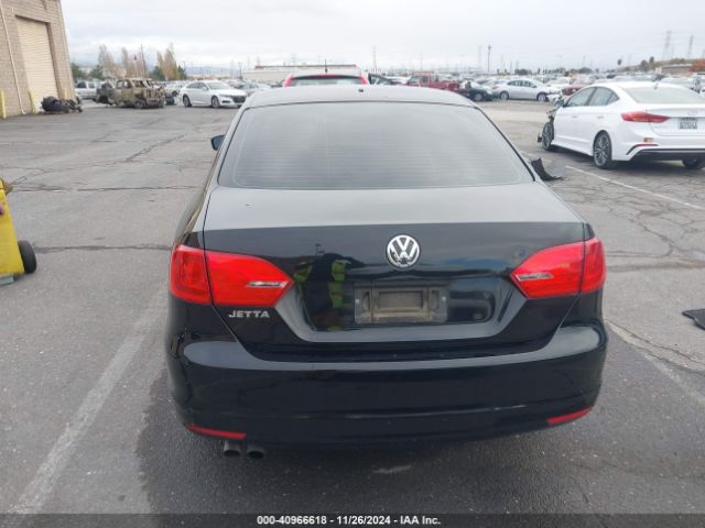 3VW2K7AJ1EM330685 Volkswagen Jetta 2.0l S