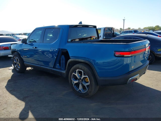 Rivian R1t Adventure 2022 7FCTGAAA4NN014039 Image 3
