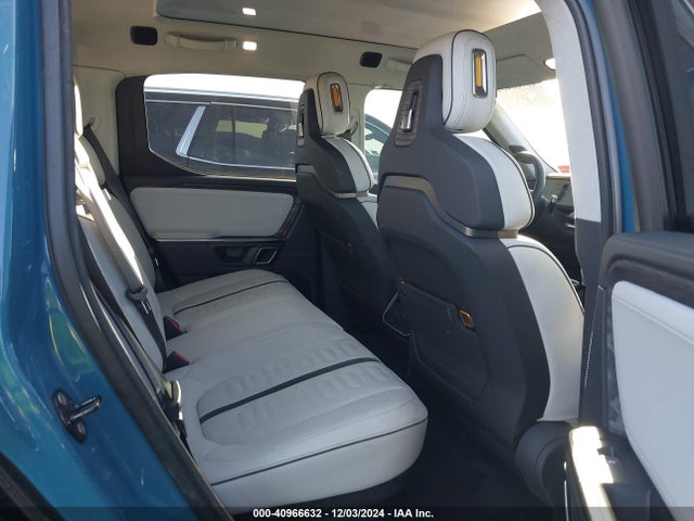 Rivian R1t Adventure 2022 7FCTGAAA4NN014039 Image 8