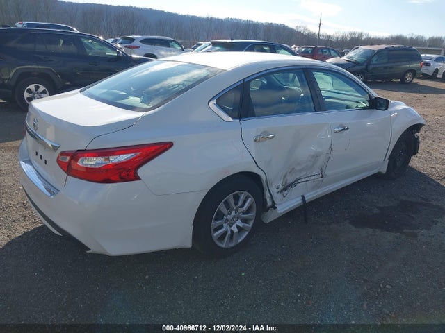 Nissan Altima 2.5 S 2017 1N4AL3AP2HC139295 Image 4