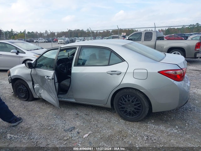 Toyota COROLLA LE 2018 5YFBURHE3JP738612 Image 15
