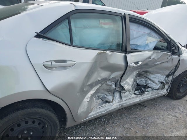 Toyota COROLLA LE 2018 5YFBURHE3JP738612 Image 6
