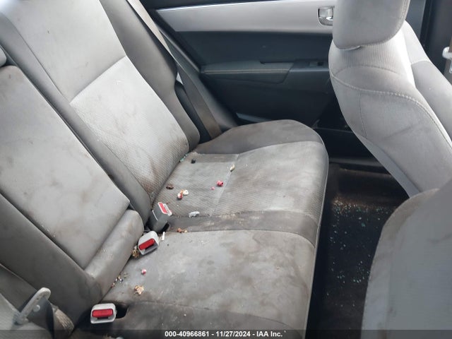 Toyota COROLLA LE 2018 5YFBURHE3JP738612 Image 8