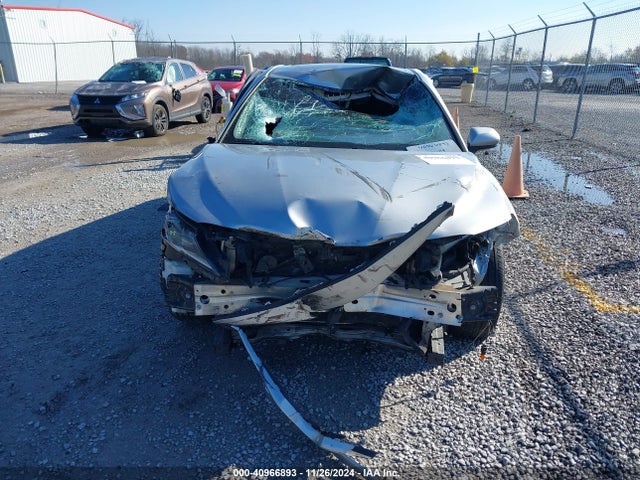 4T1B11HKXJU583359 Toyota CAMRY SE