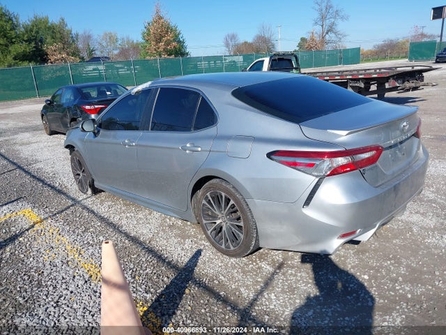 4T1B11HKXJU583359 Toyota CAMRY SE