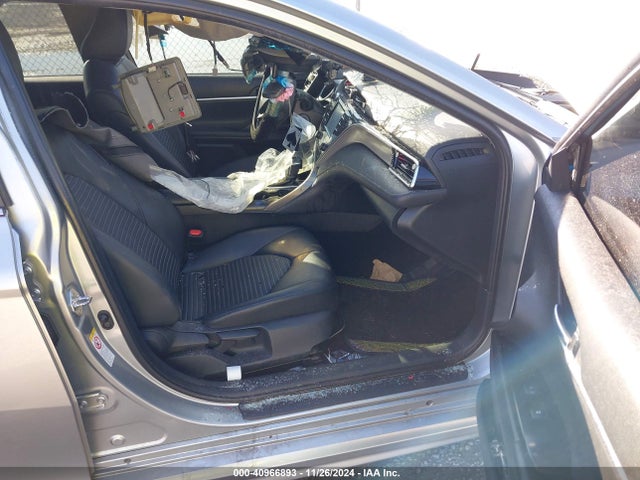 4T1B11HKXJU583359 Toyota CAMRY SE