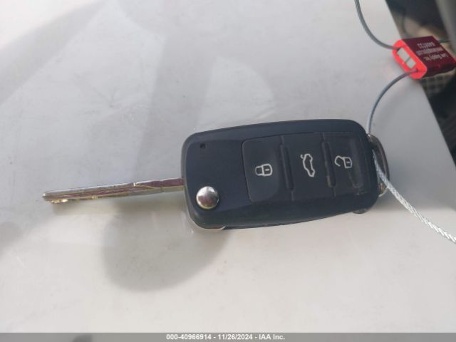 3VW2K7AJ6FM250946 Volkswagen Jetta 2.0l S