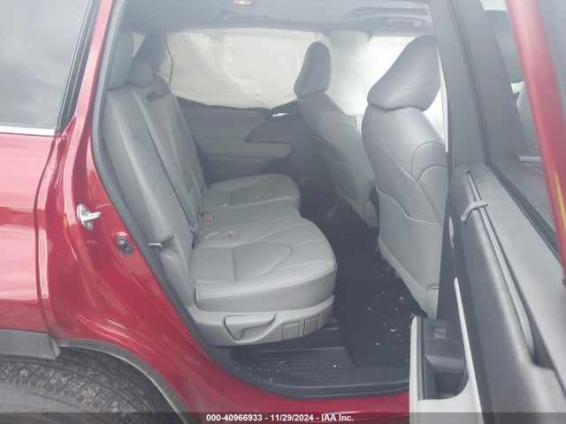 Toyota Highlander Xle 2024 5TDKDRBH4RS559209 Image 8