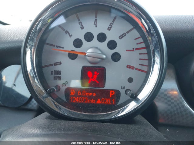 2008 MINI COOPER S CLUBMAN WMWMM33528TP87149 Photo 6