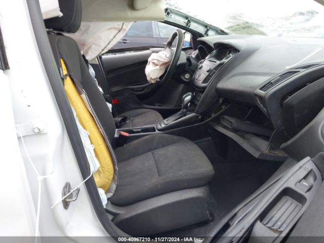 1FADP3K21HL224102 Ford FOCUS SE