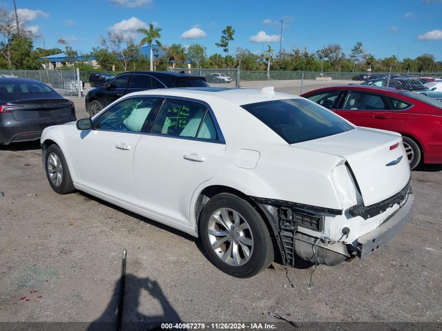 Chrysler 300 Anniversary Edition 2016 2C3CCAAG0GH248426 Image 3