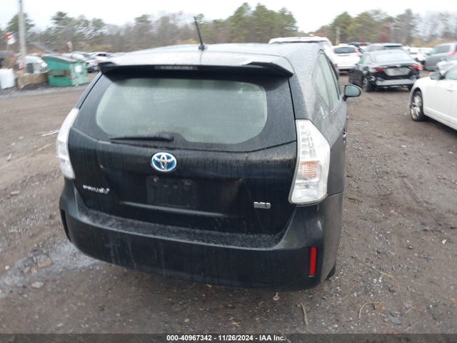 Toyota Prius V Two 2014 JTDZN3EU9E3326262 Image 16