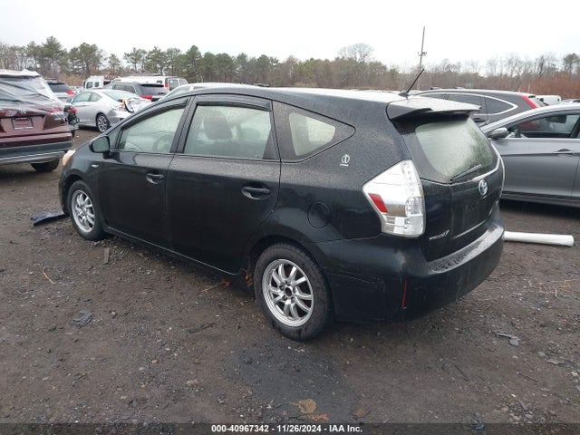 Toyota Prius V Two 2014 JTDZN3EU9E3326262 Image 3