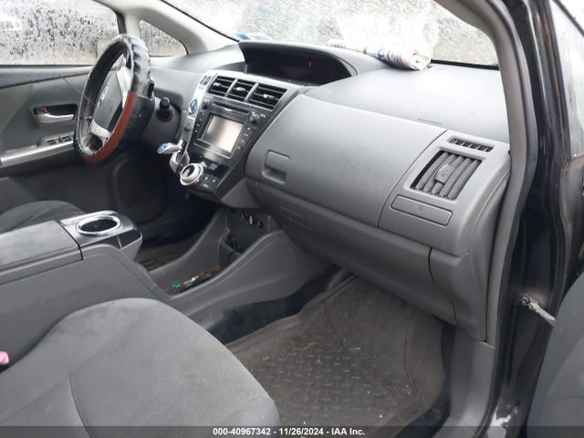 Toyota Prius V Two 2014 JTDZN3EU9E3326262 Image 5