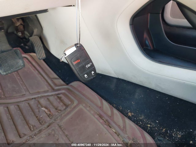 Chrysler 200 Limited 2015 1C3CCCAB3FN608469 Image 11