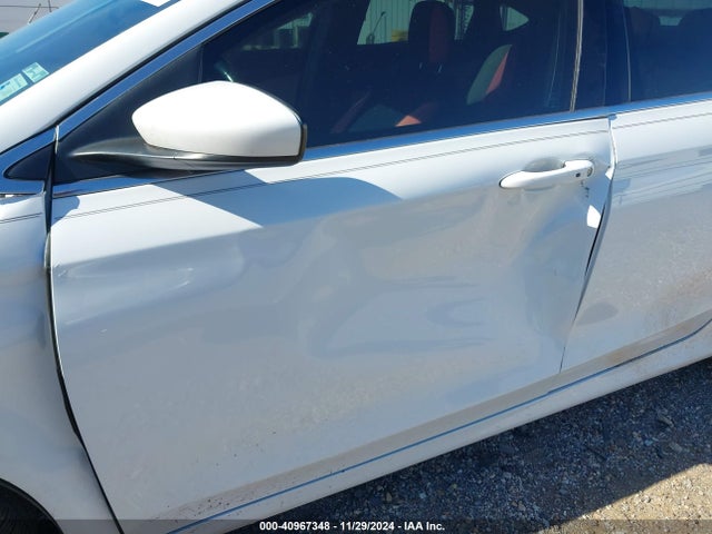 Chrysler 200 Limited 2015 1C3CCCAB3FN608469 Image 14