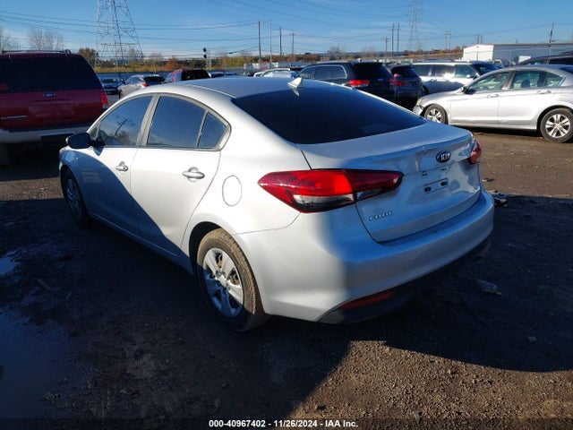 KIA FORTE LX 2017 3KPFK4A74HE087203 Image 3