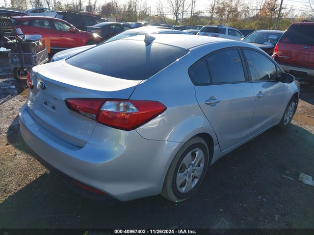 KIA FORTE LX 2017 3KPFK4A74HE087203 Image 4