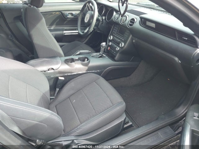 1FA6P8AM7G5337547 Ford Mustang V6