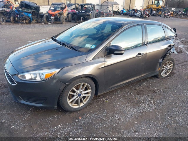 Ford FOCUS SE 2017 1FADP3F20HL316795 Image 2