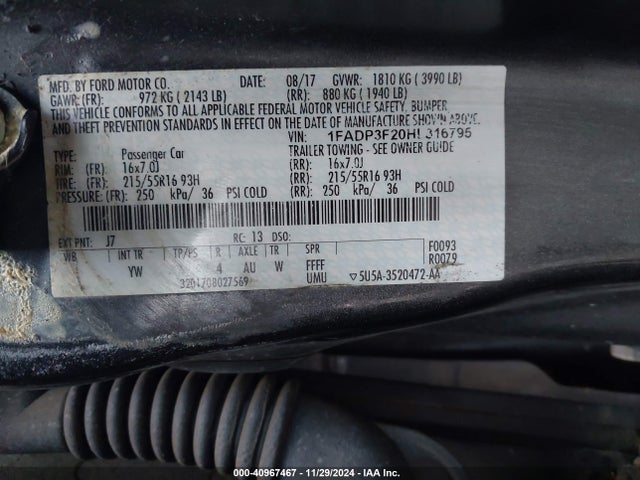 Ford FOCUS SE 2017 1FADP3F20HL316795 Image 9